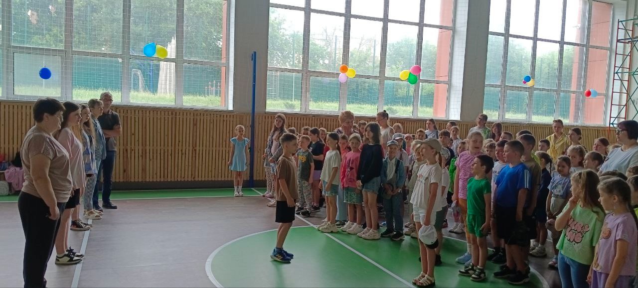 Второй день в летнем школьном лагере «Страна детства».